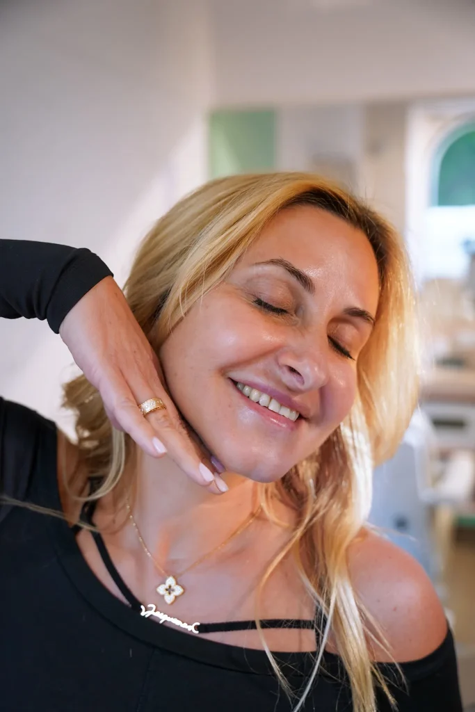 Behandlung im AFACIAL Studio – Platinum Mitgliedschaft